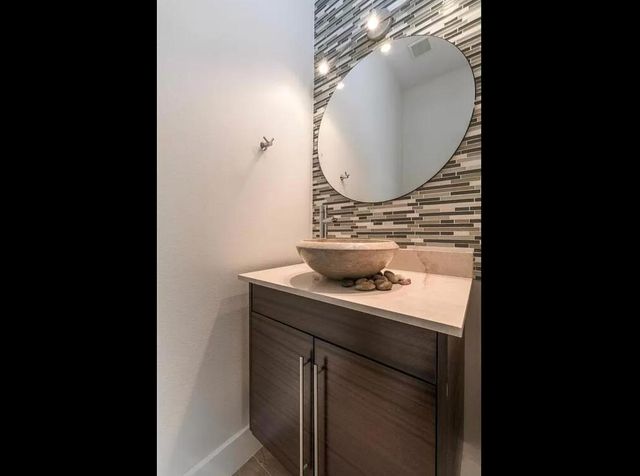 1907 W 30th ST B, Austin, TX 78703
