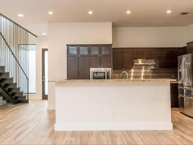 1907 W 30th ST B, Austin, TX 78703