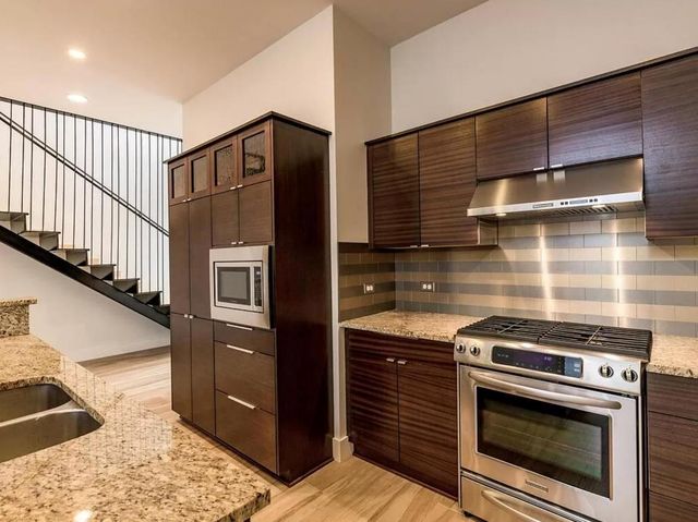 1907 W 30th ST B, Austin, TX 78703