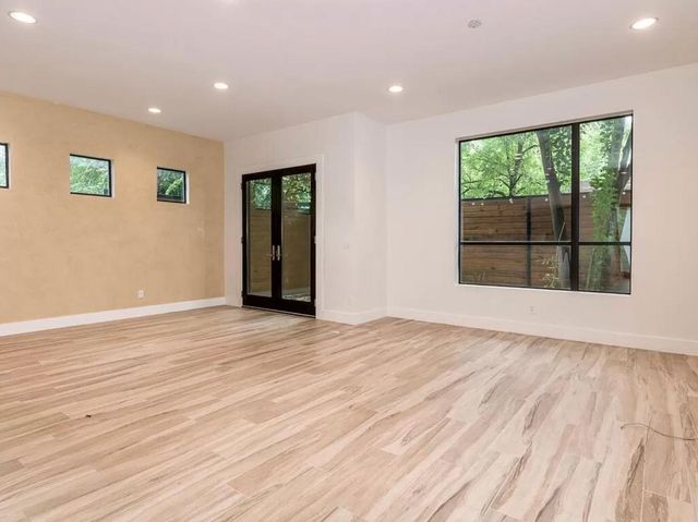 1907 W 30th ST B, Austin, TX 78703