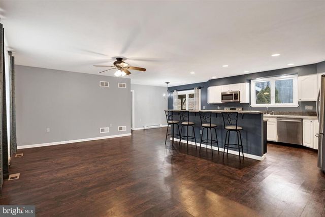 25 TIMBER RIDGE RD, Morgantown, PA 19543