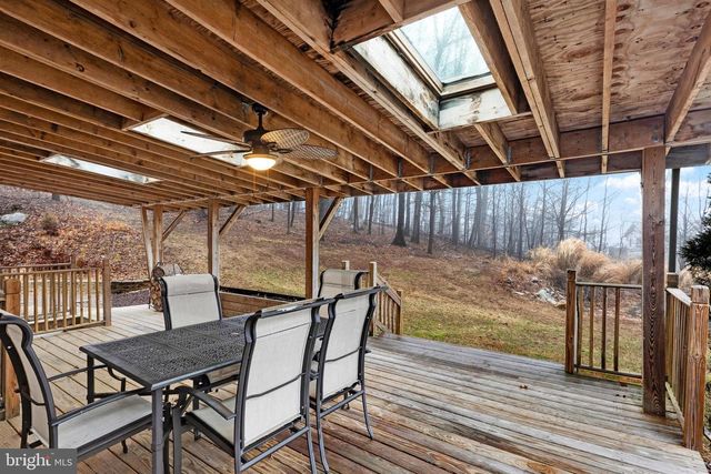 25 TIMBER RIDGE RD, Morgantown, PA 19543