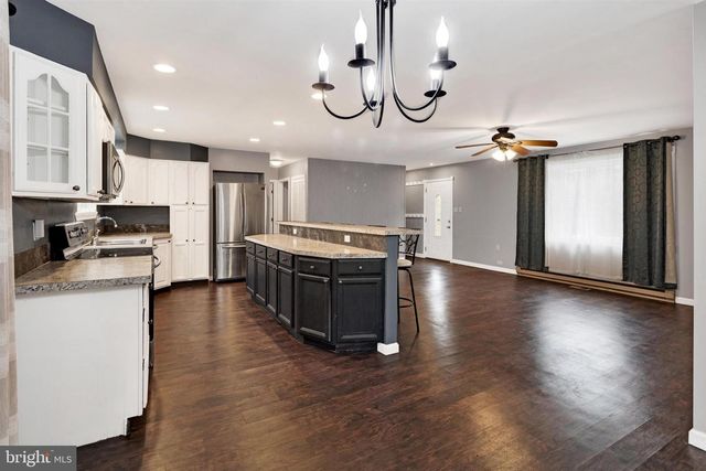 25 TIMBER RIDGE RD, Morgantown, PA 19543