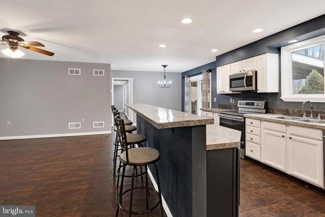 25 TIMBER RIDGE RD, Morgantown, PA 19543