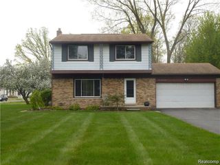 16931 Edwards Avenue, Southfield, MI 48076