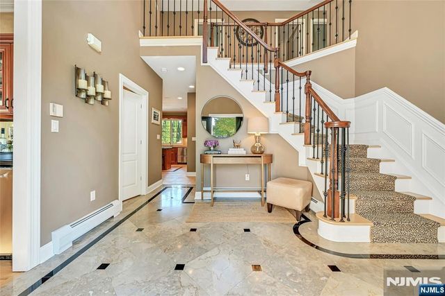 6 Keller Court, Park Ridge, NJ 07656