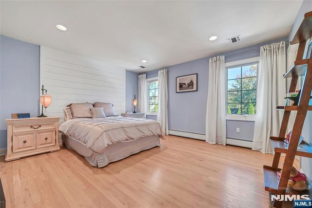 6 Keller Court, Park Ridge, NJ 07656