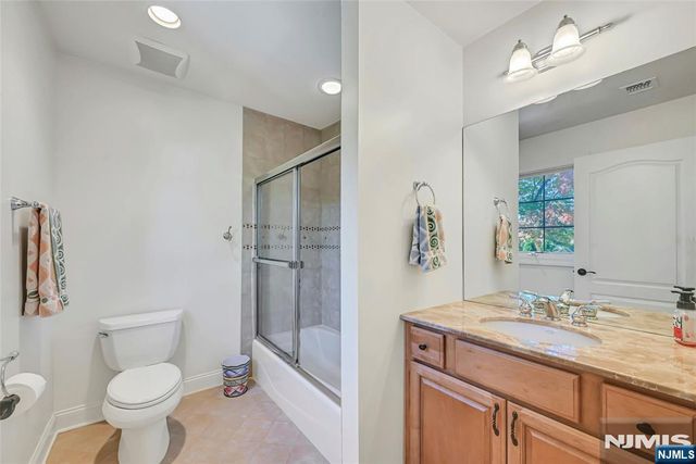 6 Keller Court, Park Ridge, NJ 07656