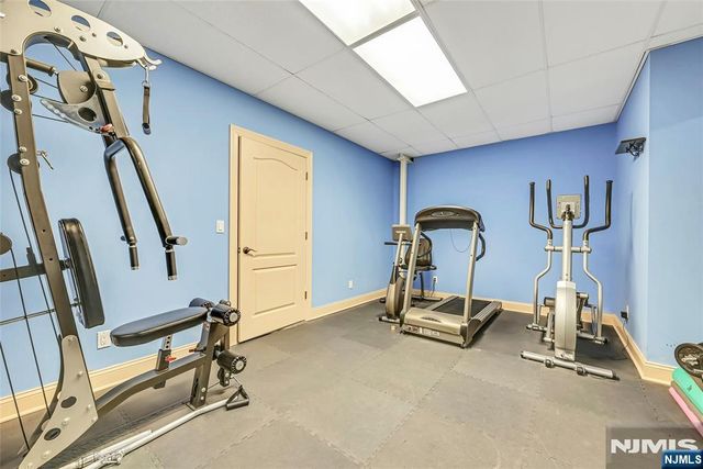6 Keller Court, Park Ridge, NJ 07656