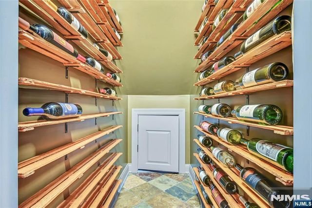 6 Keller Court, Park Ridge, NJ 07656