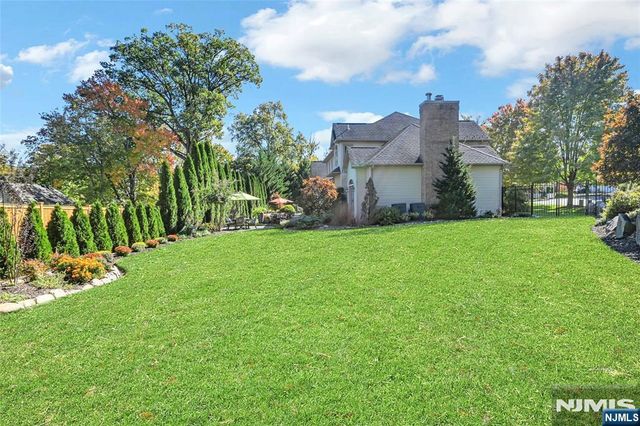 6 Keller Court, Park Ridge, NJ 07656