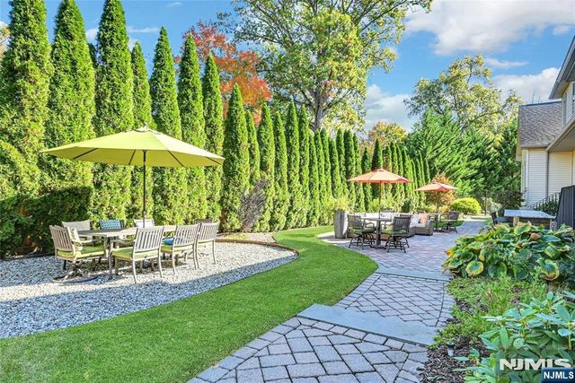 6 Keller Court, Park Ridge, NJ 07656