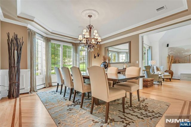 6 Keller Court, Park Ridge, NJ 07656