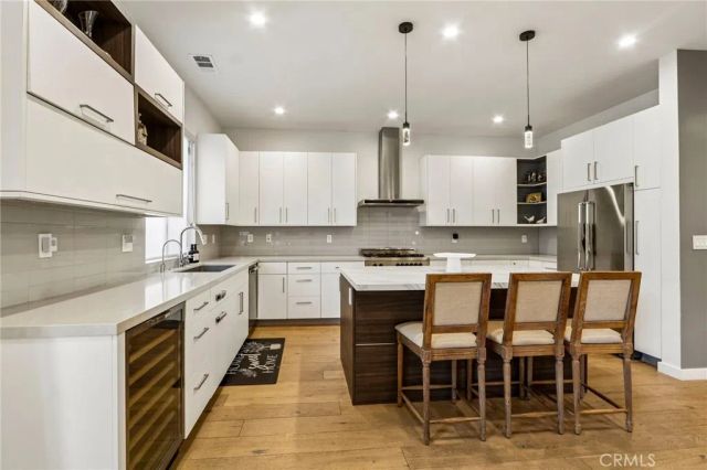 17812 Bromley Court, Encino, CA 91316