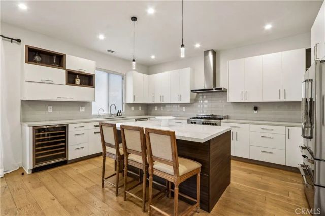 17812 Bromley Court, Encino, CA 91316