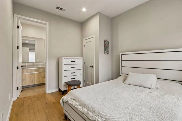 17812 Bromley Court, Encino, CA 91316