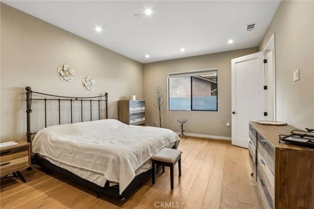 17812 Bromley Court, Encino, CA 91316