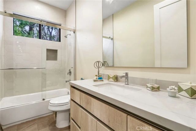 17812 Bromley Court, Encino, CA 91316