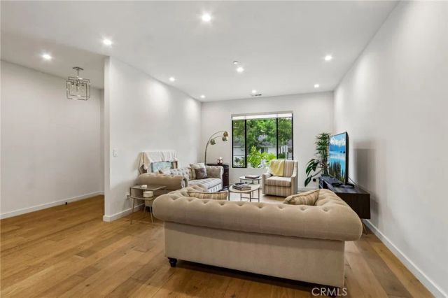 17812 Bromley Court, Encino, CA 91316