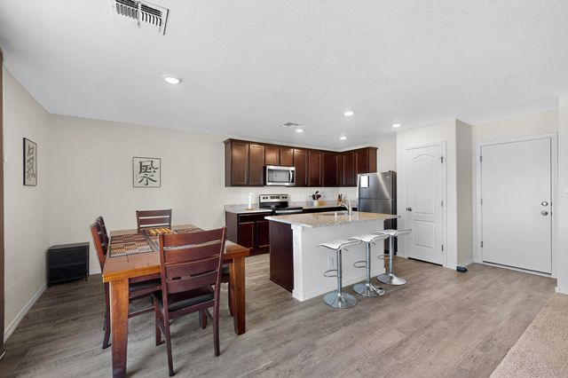 2401 DESI Loop, Belen, NM 87002