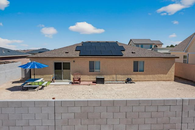 2401 DESI Loop, Belen, NM 87002