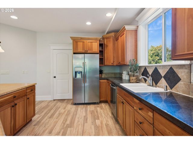 6345 CAUFIELD St, West Linn, OR 97068