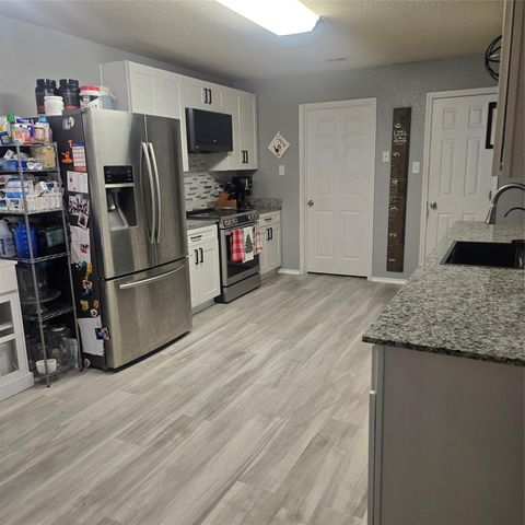 212 Druse LN, Jarrell, TX 76537