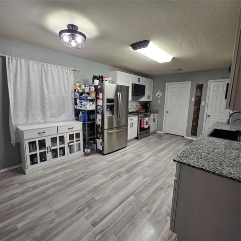 212 Druse LN, Jarrell, TX 76537