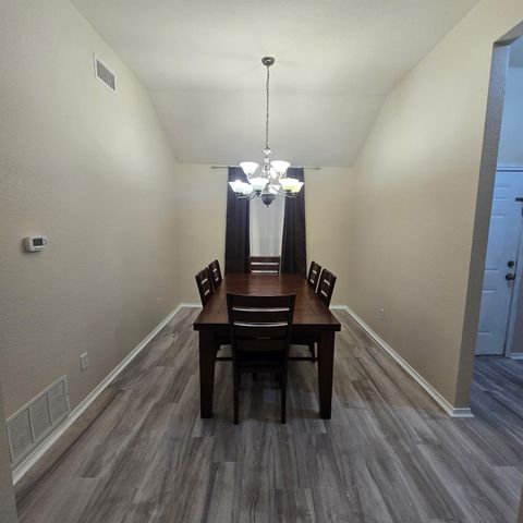 212 Druse LN, Jarrell, TX 76537