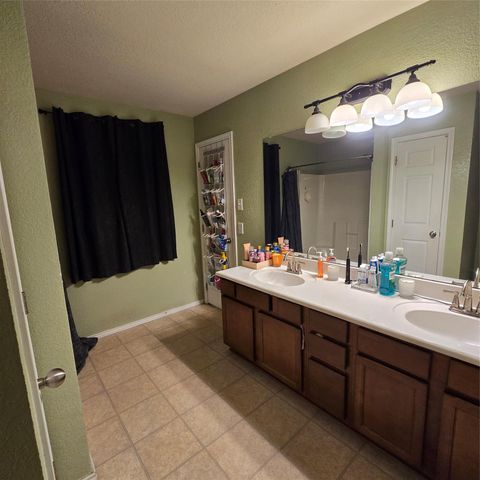 212 Druse LN, Jarrell, TX 76537