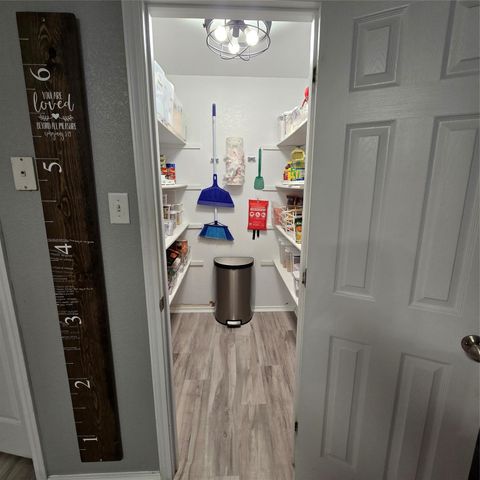 212 Druse LN, Jarrell, TX 76537