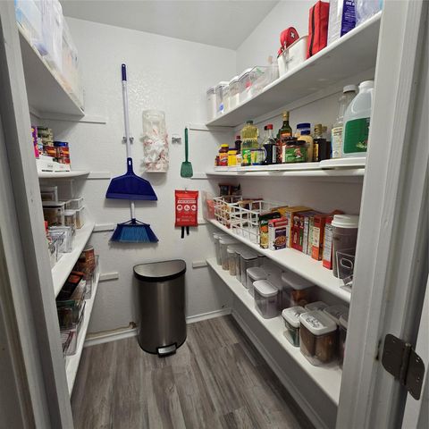 212 Druse LN, Jarrell, TX 76537