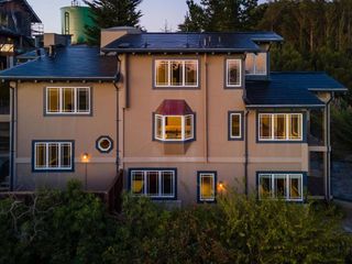 107 Dolphine Avenue, El Granada, CA 94018