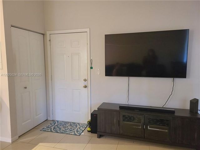631 Lyons Rd 12205, Coconut Creek, FL 33063