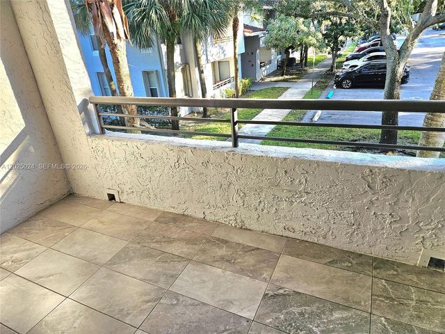 631 Lyons Rd 12205, Coconut Creek, FL 33063