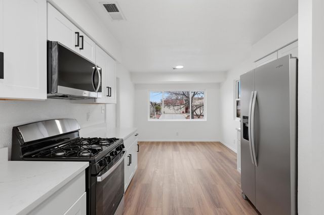 2358 Green Lake Road NE, Rio Rancho, NM 87124