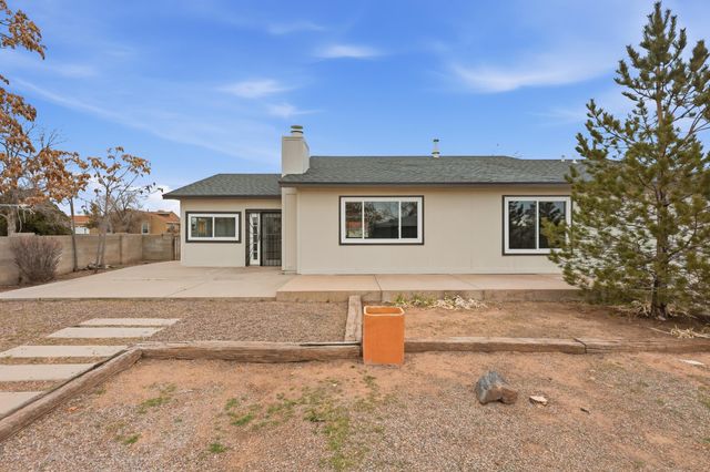 2358 Green Lake Road NE, Rio Rancho, NM 87124