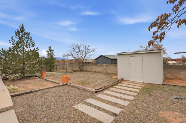 2358 Green Lake Road NE, Rio Rancho, NM 87124