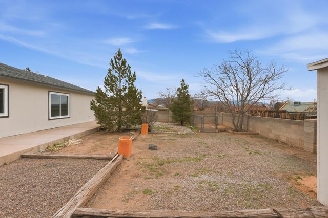 2358 Green Lake Road NE, Rio Rancho, NM 87124