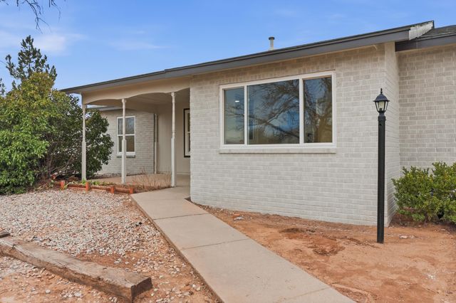 2358 Green Lake Road NE, Rio Rancho, NM 87124