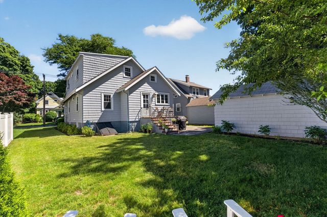 18 Hanson St., Wakefield, MA 01880