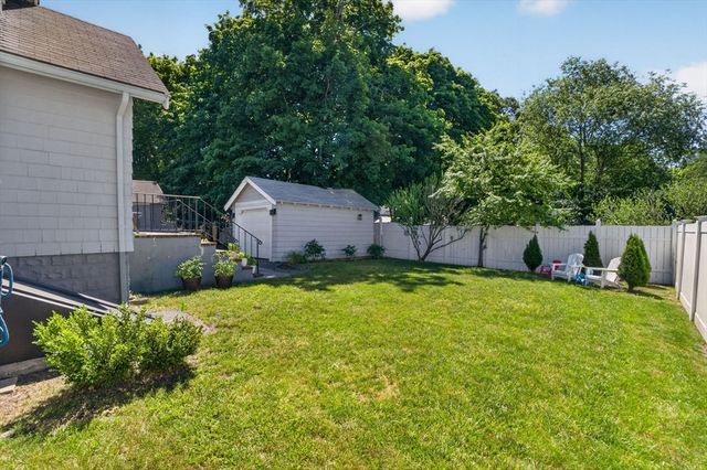 18 Hanson St., Wakefield, MA 01880