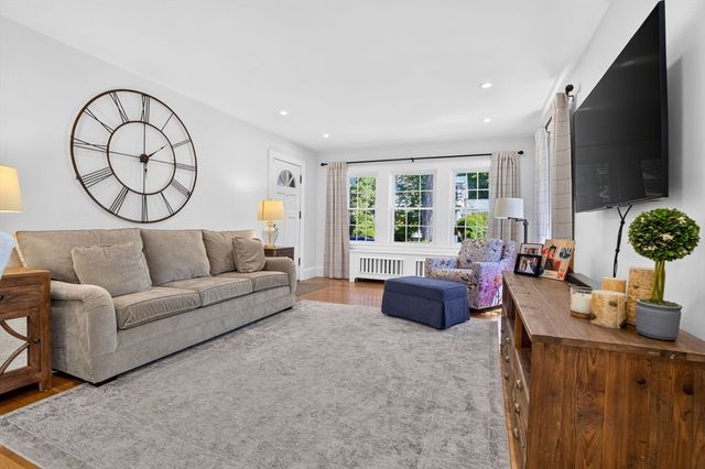 18 Hanson St., Wakefield, MA 01880