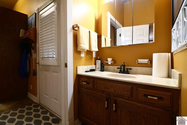 2933 trace creek church rd, Mayfield, KY 42066