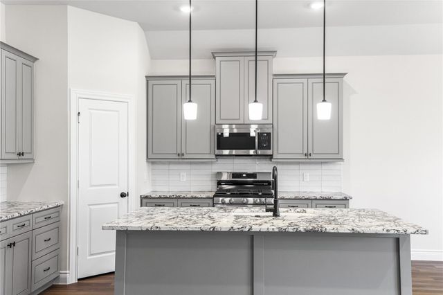 11827 Serena's Song Drive, Montgomery, TX 77318