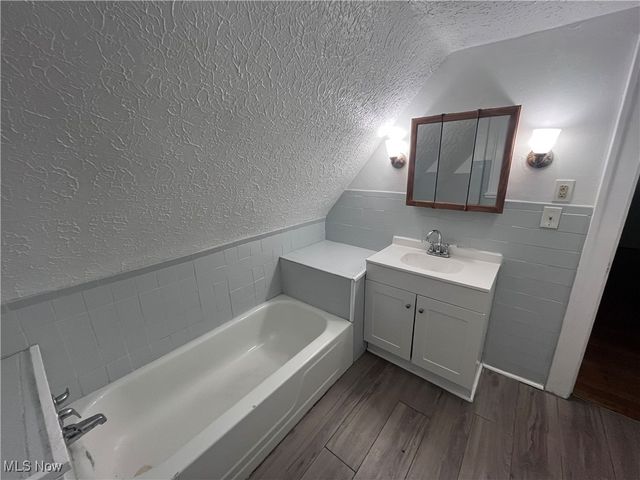 853 Russell Avenue, Akron, OH 44307