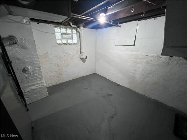 853 Russell Avenue, Akron, OH 44307