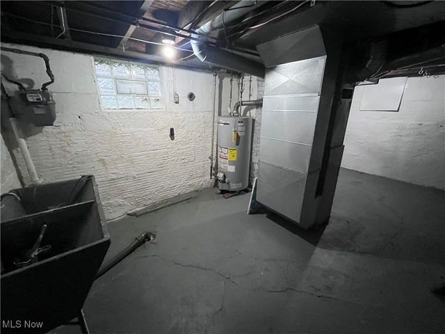 853 Russell Avenue, Akron, OH 44307