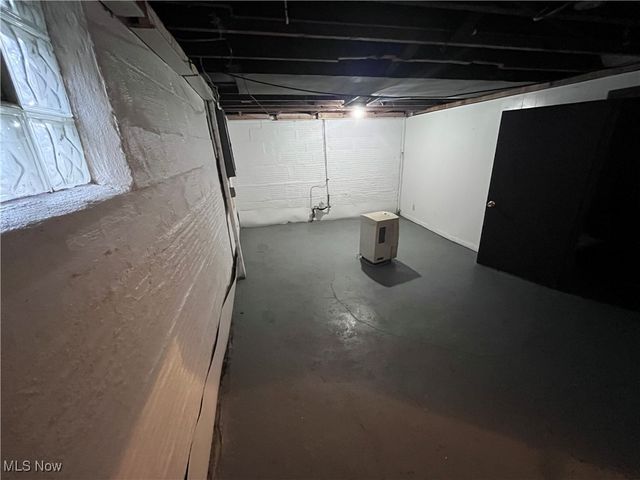 853 Russell Avenue, Akron, OH 44307