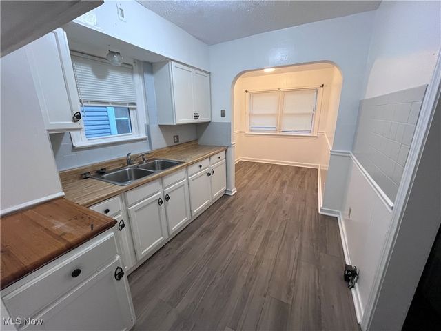 853 Russell Avenue, Akron, OH 44307